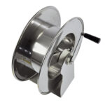 AKM9810, Enrouleur manuel en inox pour 25m de tuyau 1/2" ou 35 m. 3/8".