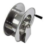 AKM9814, Manueller Schlauchaufroller aus Edelstahl, geeignet für 13 m. 3/4" Schlauch oder 10 m. 1".